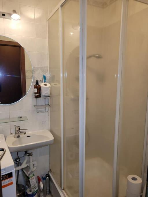 Mona Lisa Apartment Akureyri Bagian luar foto